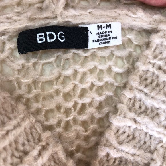 Cable Knit Crochet Sweater Hoodie Sz Medium Pullover Cabin Core Cozy Soft Pocket - Picture 3 of 11